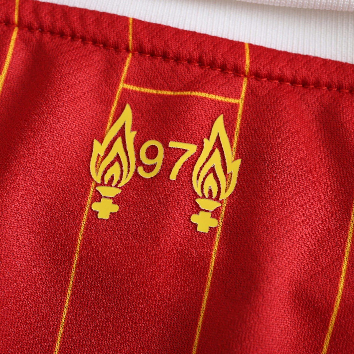 Liverpool Home Kids Kit 2024/25 - photo 6
