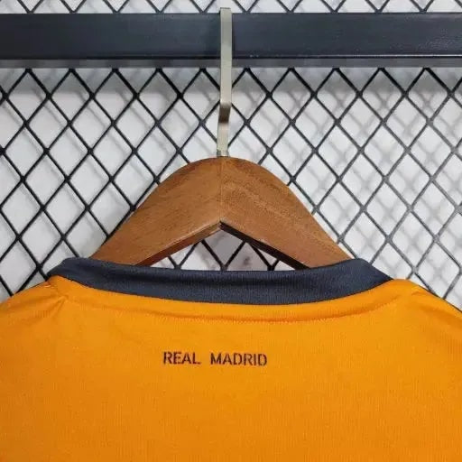 Real Madrid Retro Away Jersey 2013/14 - photo 5