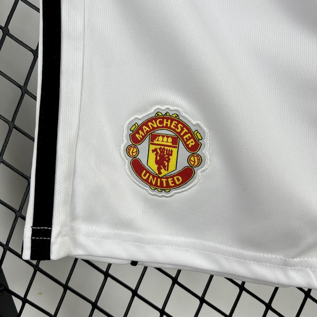 Manchester United Home Kids Kit 2025/26 - photo 10