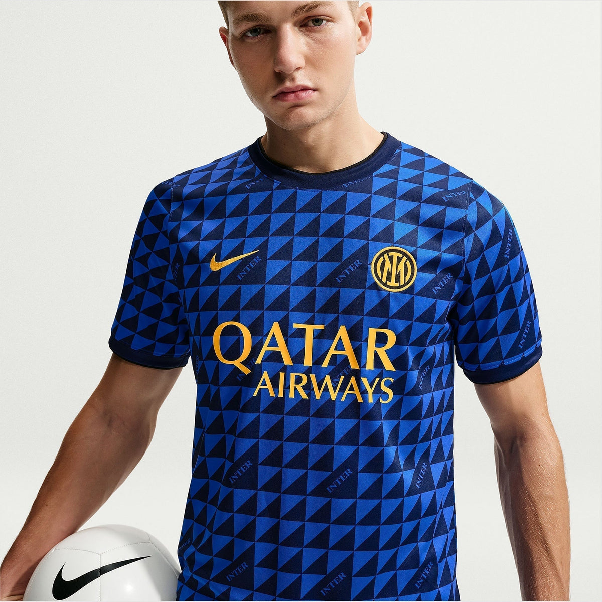 Inter Milan Pre-Match Jersey 2026/27 - photo 4
