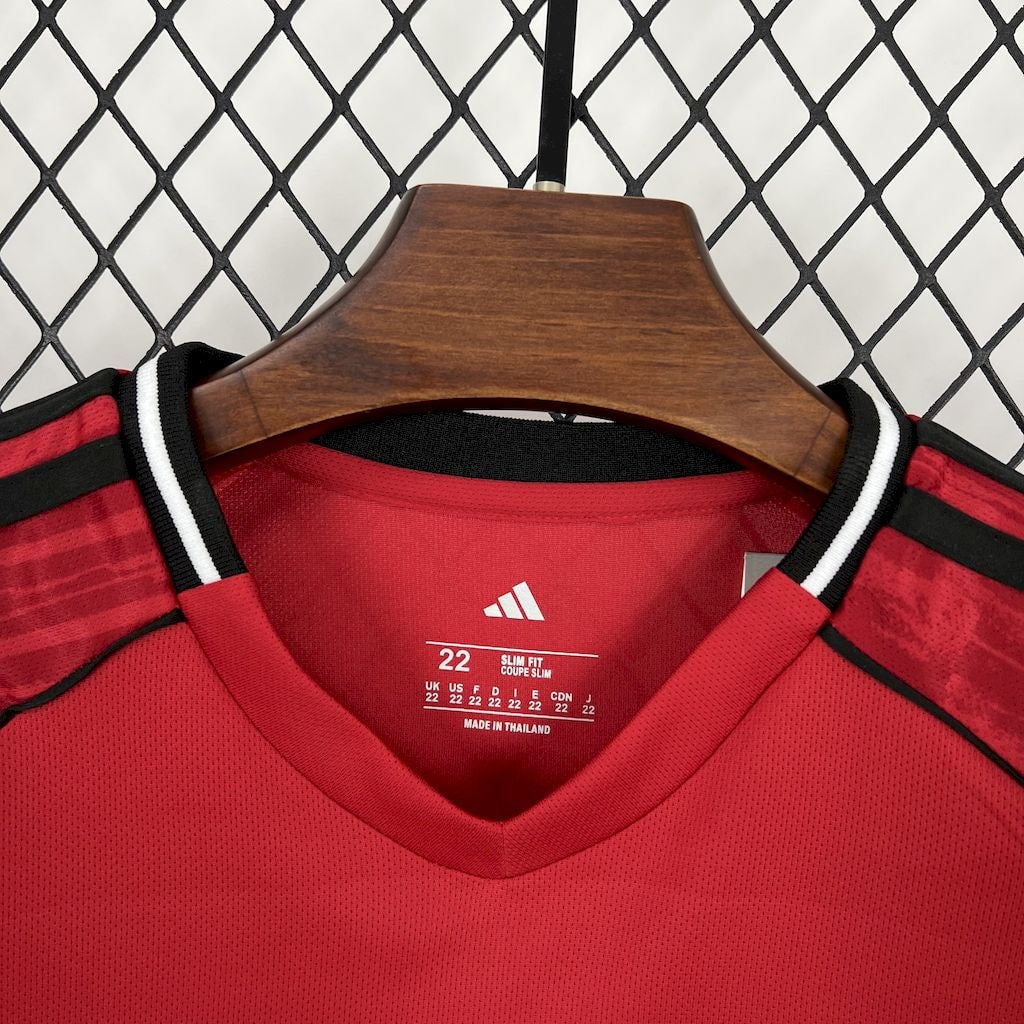 Manchester United Home Kids Kit 2025/26 - photo 7