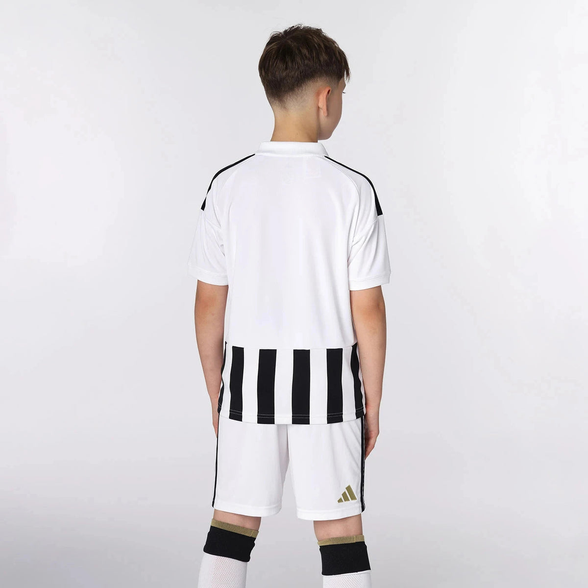 Juventus Home Kids Kit 2026/27 - photo 4